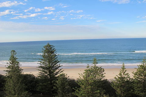 Pacific Regis Beachfront Holiday Apartments - Accommodation Broadbeach 11