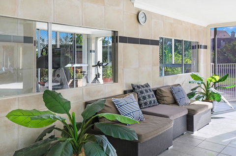 Pacific Regis Beachfront Holiday Apartments - Accommodation Broadbeach 7