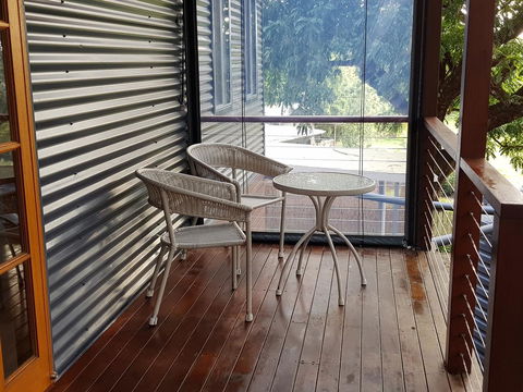 Bee-Haven Cottage - Accommodation Broadbeach 1