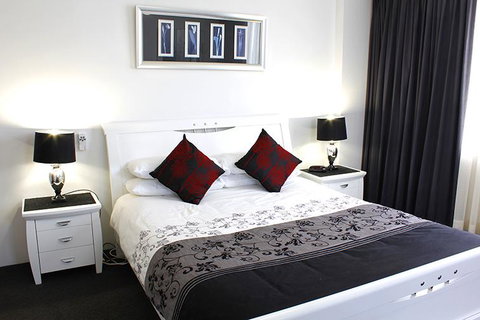 Beaconlea - Accommodation Broadbeach 12