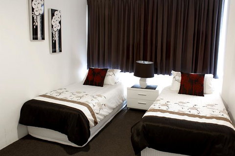 Beaconlea - Accommodation Broadbeach 7
