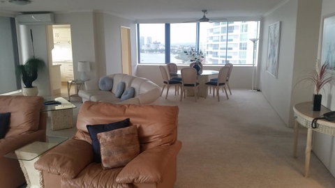 Beaconlea - Accommodation Broadbeach 16