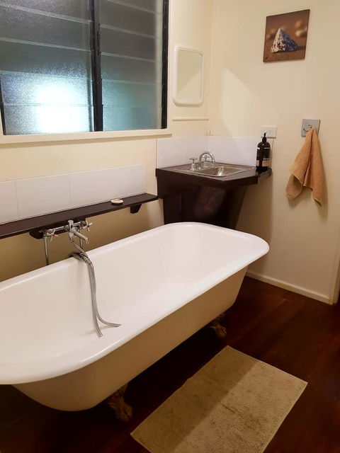 Arcadia Beach Guest House And Car Hire - Accommodation Broadbeach 27