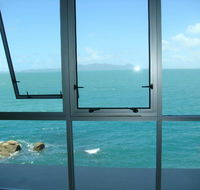 Best at Bright Point Absolute Waterfront 4 bedroom apartment - Accommodation Broadbeach