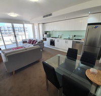 just listed Bolton St 1br 350m walk to Newcastle beach  Wifi end Eand - Accommodation Broadbeach