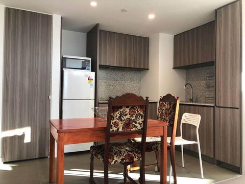 1 Bedroom 2 Bed 1 Bathroom - Accommodation Broadbeach 3