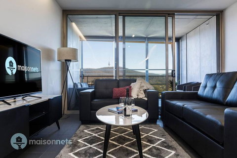 1 Bedroom Apt With Parking Walk To ANU - Accommodation Broadbeach 0