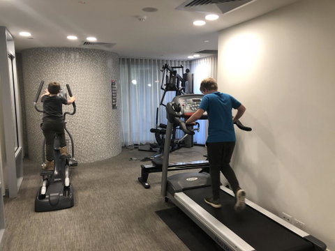 1 Bedroom Gym Pool Sauna Car Park - Accommodation Broadbeach 2