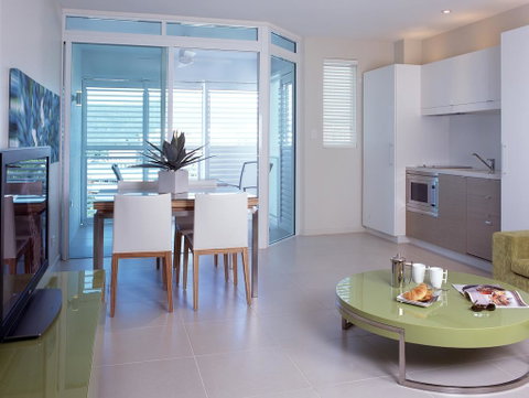 201 Lake Street - Accommodation Broadbeach 3