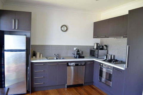 BLAIRGOWRIE BEACH SHACK..bay Beach Location - Accommodation Broadbeach 3