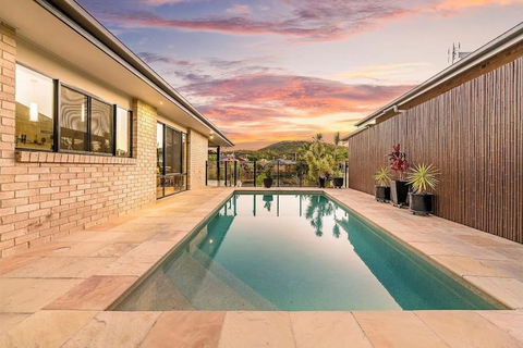 CABA17 - Waterfront Home With A Pool! - Accommodation Broadbeach 0