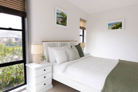 CABA17 - Waterfront Home With A Pool! - Accommodation Broadbeach 3