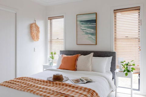 CABA17 - Waterfront Home With A Pool! - Accommodation Broadbeach 4