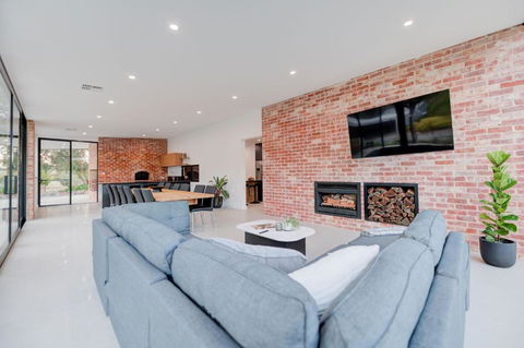 CASALE ESTATE - Accommodation Broadbeach 1