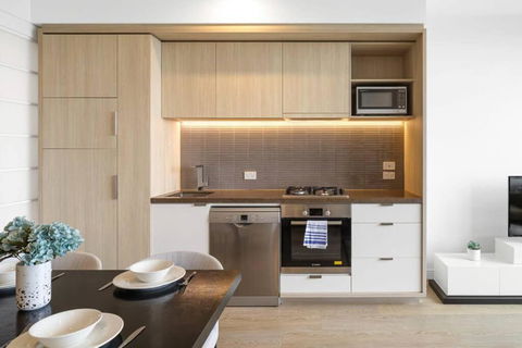 CASSA EMPORIUM - City-View Apartments Managed By The Cassa - Accommodation Broadbeach 3