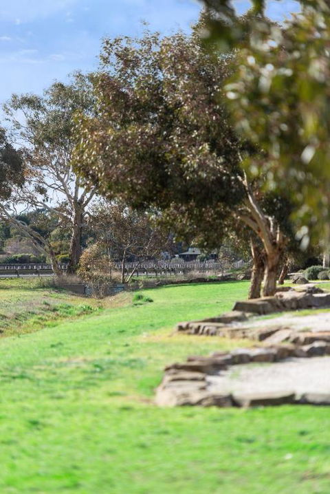 Crimson Ridge - Wines, Vines And Dine - Accommodation Broadbeach 4