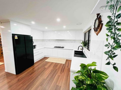 D140 Keilor Down Vacation - Accommodation Broadbeach 1