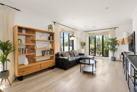 Deluxe Family Montpellier Gardens Estate - Burwood - Accommodation Broadbeach 2