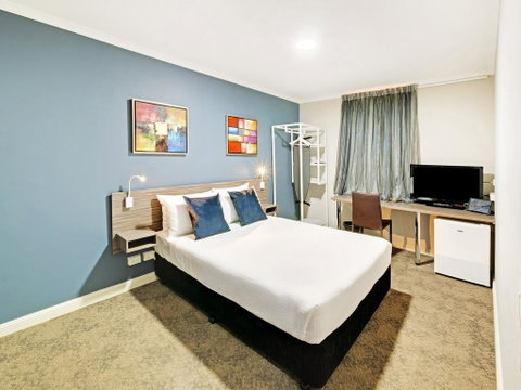 28 Hotel - Accommodation Broadbeach 3