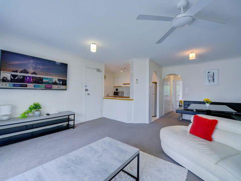 2BR Aloha Lane Main Beach Apartment - Accommodation Broadbeach 1