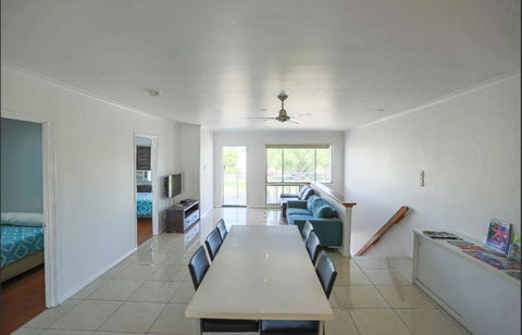 3 Bedroom Apartment // Spence St - Accommodation Broadbeach 1