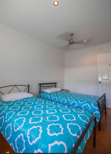 3 Bedroom Apartment // Spence St - Accommodation Broadbeach 3