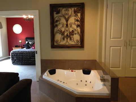 3 Kings Bed And Breakfast - Accommodation Broadbeach 0