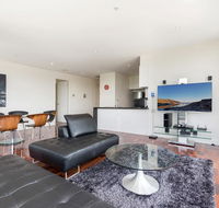 3-Bed Apartment with Parking Near Parks and Dining - Accommodation Broadbeach