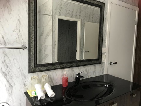 449 - Accommodation Broadbeach 3