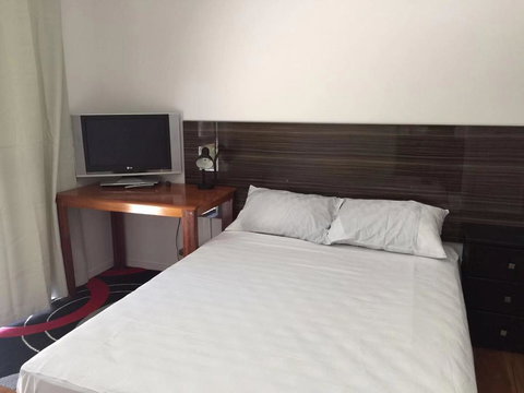 449 - Accommodation Broadbeach 2