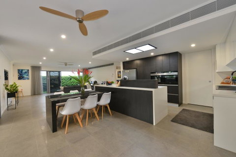 89 @ The Edge - Accommodation Broadbeach 3