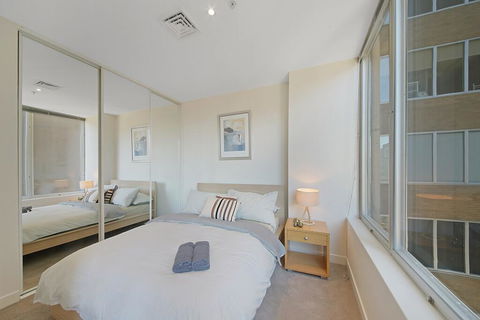 A Comfy & Central 2BR Apt Near Flinders Station - Accommodation Broadbeach 0