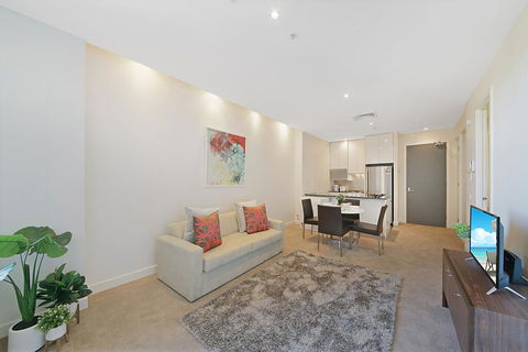 A Comfy & Central 2BR Apt Near Flinders Station - Accommodation Broadbeach 1