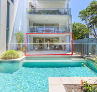 A Deluxe Swim Up - Drift Apartments South - Accommodation Broadbeach