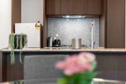 A Modern Apt, 5-min Walk To Queen Victoria Market - Accommodation Broadbeach 3