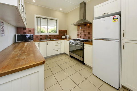 A Reel Teal - Accommodation Broadbeach 2