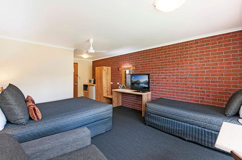 AAt 28 Goldsmith Motel - Accommodation Broadbeach 2