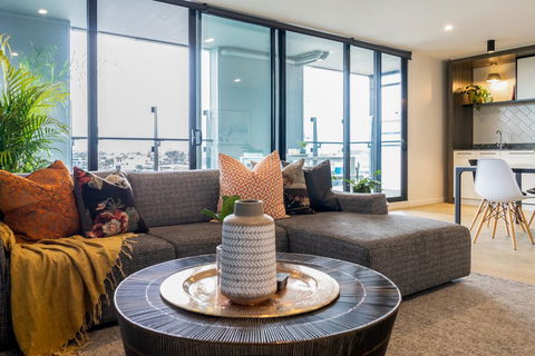 Abbotsford Playhouse Luxury Penthouse, Yarra Views, Double Parking - Accommodation Broadbeach 3