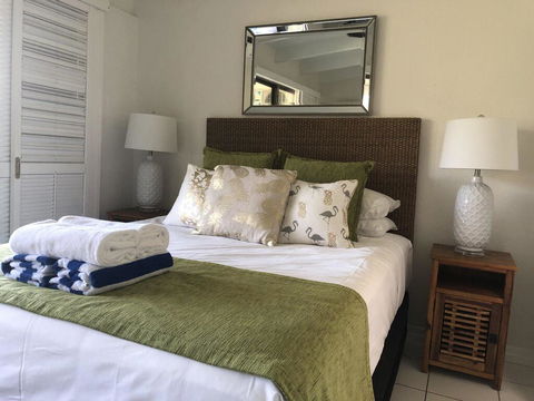Absolute Beachfront - Accommodation Broadbeach 2