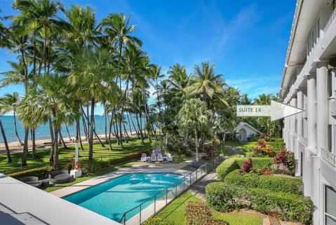 Absolute Beachfront Apt. In Alamanda Beachfront Resort (14) - Accommodation Broadbeach 3