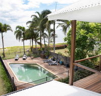 ABSOLUTE BEACHFRONT BLISS  NEWELL BEACH - Accommodation Broadbeach