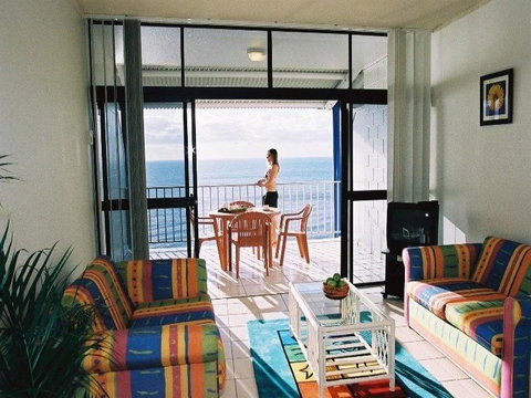 Absolute Beachfront With Million Dollar Views - Accommodation Broadbeach 3