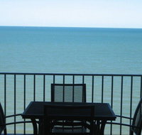 Absolute Beachfront with Million Dollar Views - Accommodation Broadbeach