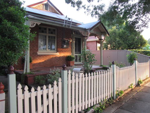 Acacia Cottage On Peel, Bathurst - Accommodation Broadbeach 1