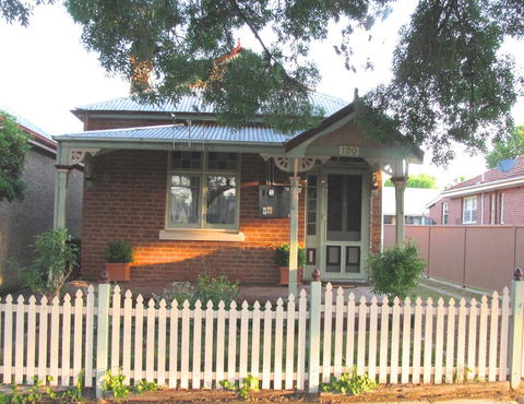 Acacia Cottage On Peel, Bathurst - Accommodation Broadbeach 0