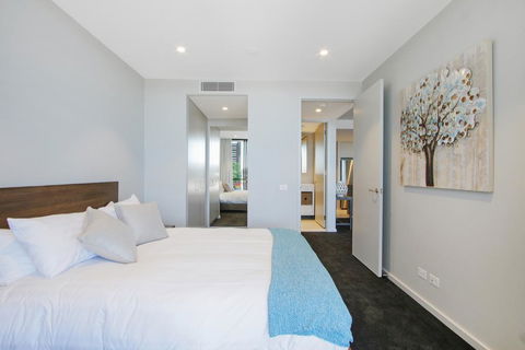 Accommodate Canberra - The Pier - Accommodation Broadbeach 2