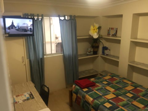 Accommodation @ Isa - Accommodation Broadbeach 2