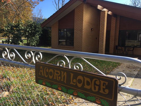 Acorn Lodge - Accommodation Broadbeach 2