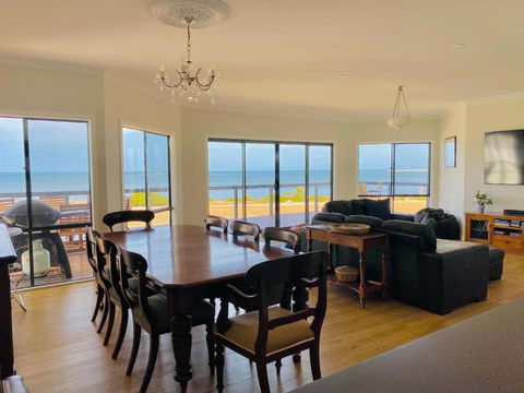 Edithburgh Sea Views - Accommodation Broadbeach 3