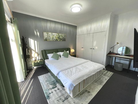 Equitice Spring Moonlight Villa - Accommodation Broadbeach 4